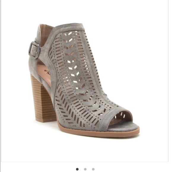 Gray Laser Cut Peep Toe booties - Picture 4 of 4